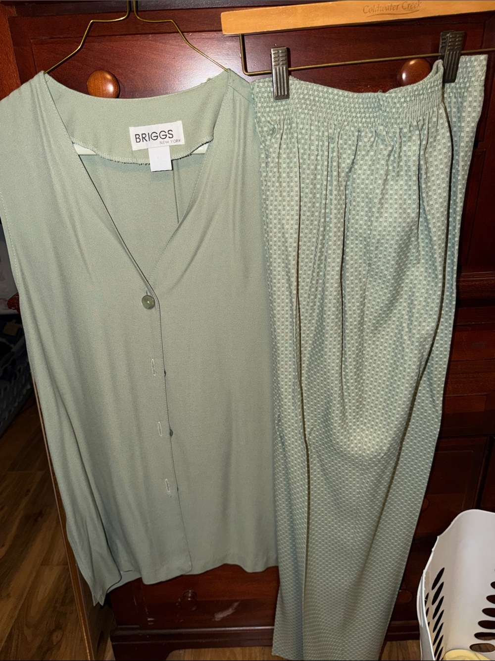 Briggs New York Sage Green Sleeveless Top and Elastic Waist Pantsuit